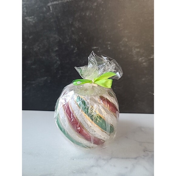 Candy cane Swirl Christmas Candle - Picture 1 of 10